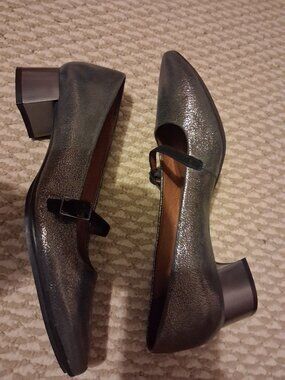 Hispanitas Spain Mary Jane Style shoes NWOT 40